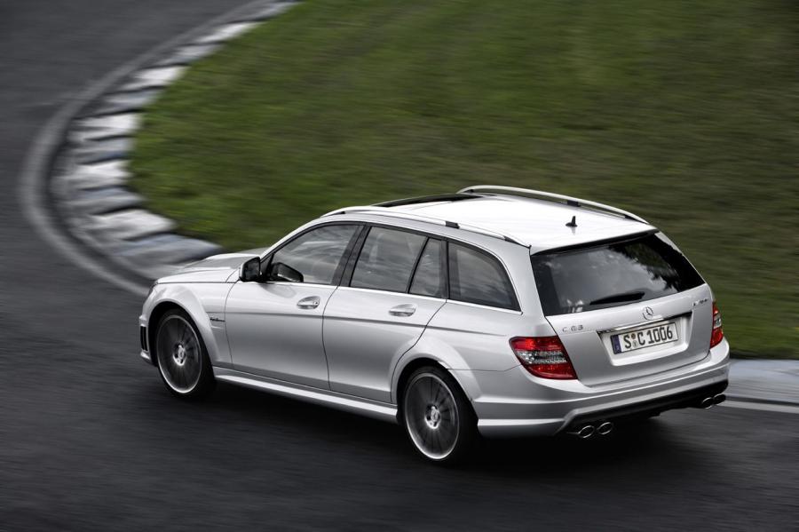  Mercedes-Benz C63 AMG Estate 2007 года  (фото 4 из 14)
